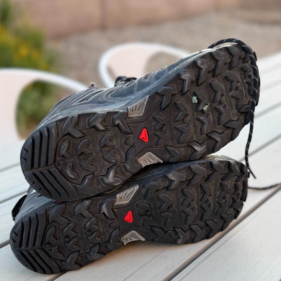 Salomon men’s hiking shoes - Picture 3 of 4